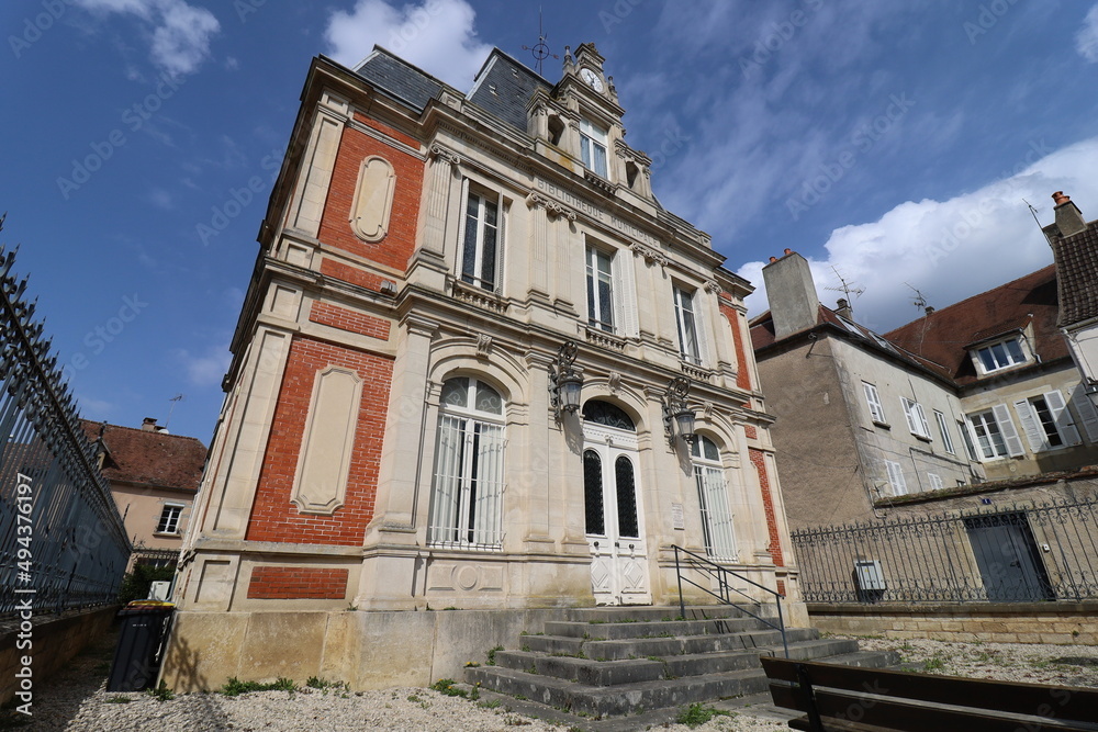 La bibliothèque Gaston Chaissac, vue de l'extérieur, ville de Avallon, département de l'Yonne, France