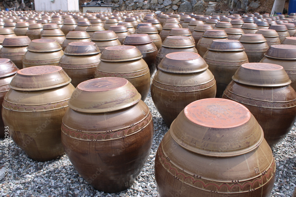 clay pots in marketplace clay pots in marketplace