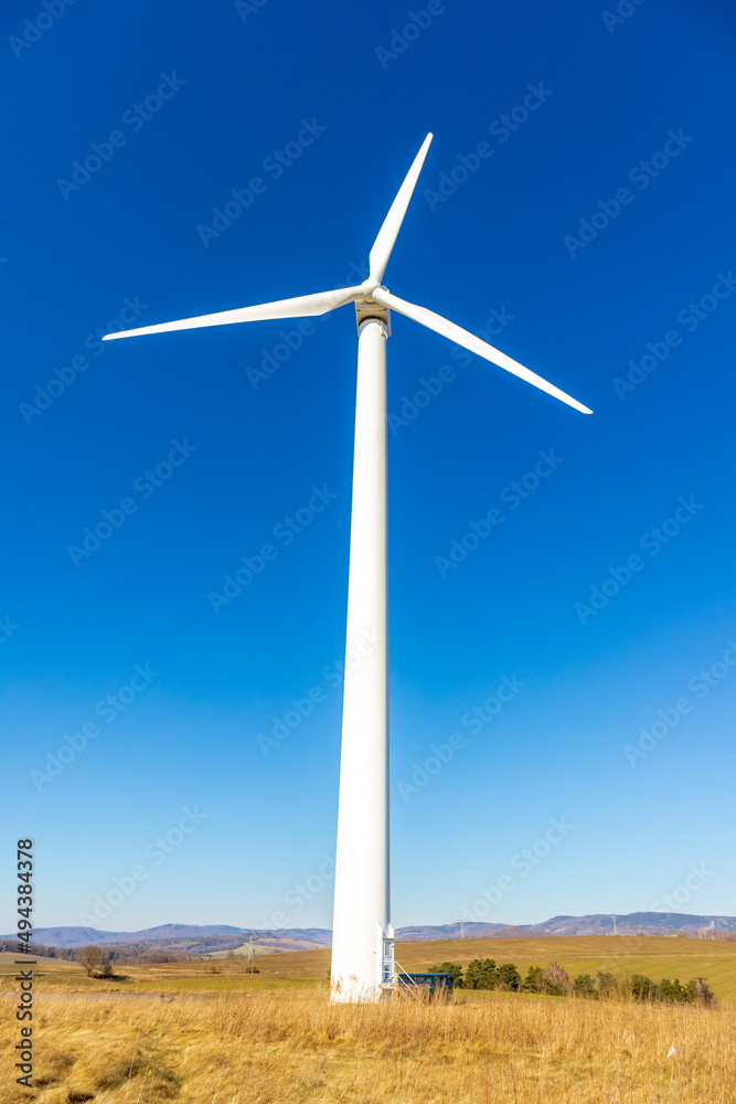 Erneuerbare Energie an einem Windrad im Werratal - Thüringen - Deutschland