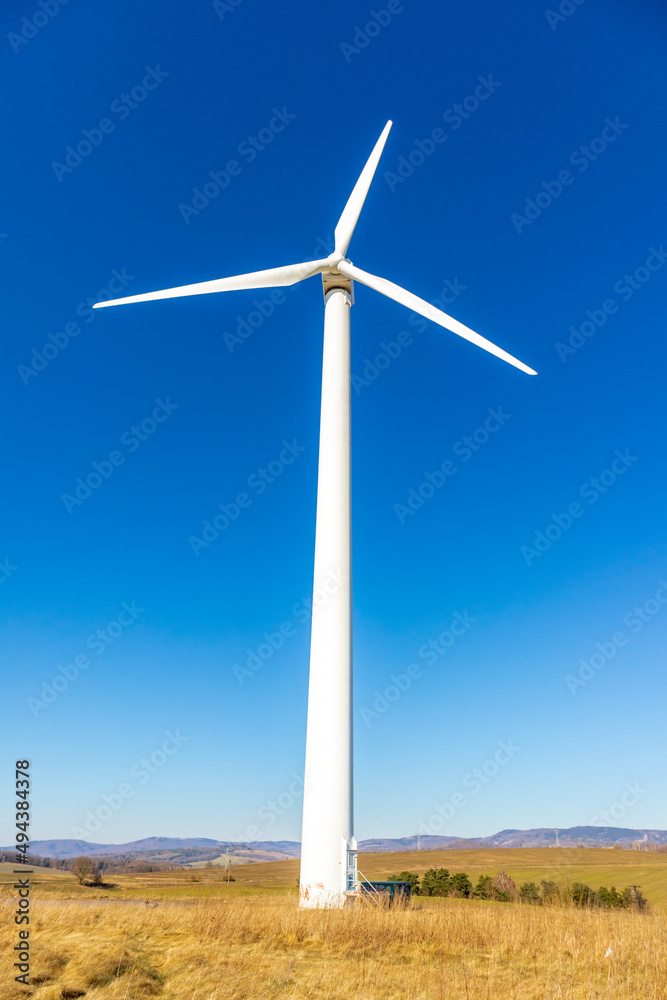 Erneuerbare Energie an einem Windrad im Werratal - Thüringen - Deutschland Erneuerbare Energie an einem Windrad im Werratal - Thüringen - Deutschland