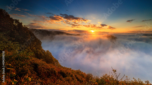 Saarschleife, bei Mettlach, Aussichtspunkt Cloef, Morgennebel, Saarland, Deutschland   english  Saarschleife, near Mettlach, Cloef viewpoint, Saarland, Germany © Peter Engelke