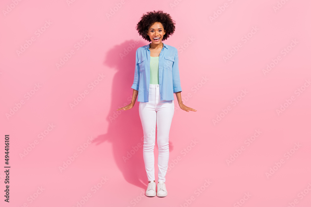 Photo of cheerful excited funny lady scream open mouth sale reaction wear denim shirt isolated pink color background Photo of cheerful excited funny lady scream open mouth sale reaction wear denim shirt isolated pink color background