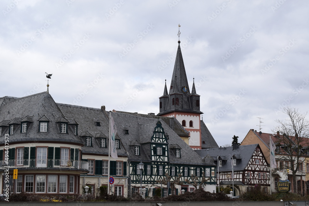 Fototapeta premium Oestrich, Teil von Oestrich Winkel im Frühling