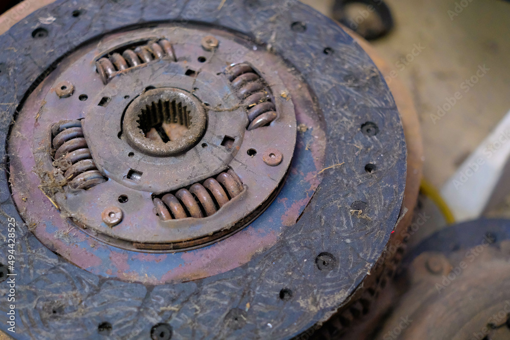 clutch plate car expire.The old stuff is broken and can't be used anymore. clutch plate car expire.The old stuff is broken and can't be used anymore.