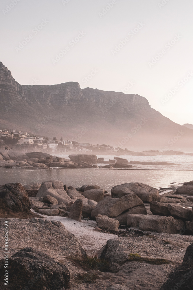 Obraz premium Kapstadt, South Africa, Südafrika, Landschaft, Reisen, Travel, Natur, Cape Town, Camps Bay, Sonnenuntergang, Sunset, Felsen