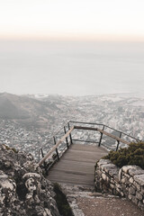 Ingelijste posters Grijs Tafelberg boven Kaapstad Zuid-Afrika  © Luise