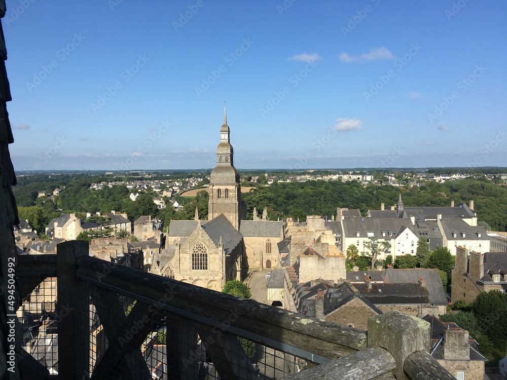 Altstadt von Dinan in der Bretagne, Frankreich. Wunderschöner Ausblick.