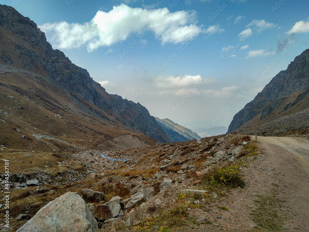 Fototapeta premium Road in the mountains