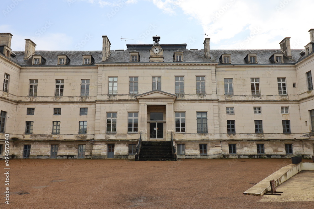 Obraz premium L'espace culturel de l'hôpital de Tonnerre centre culturel, vue de l'extérieur, ville de Tonnerre, département de l'Yonne, France
