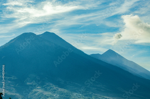 Volcán de Acatenango y Volcán de Fuego © Diego