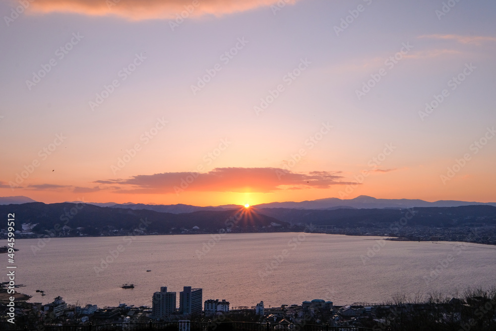 長野県諏訪市立石公園からの諏訪湖と夕日