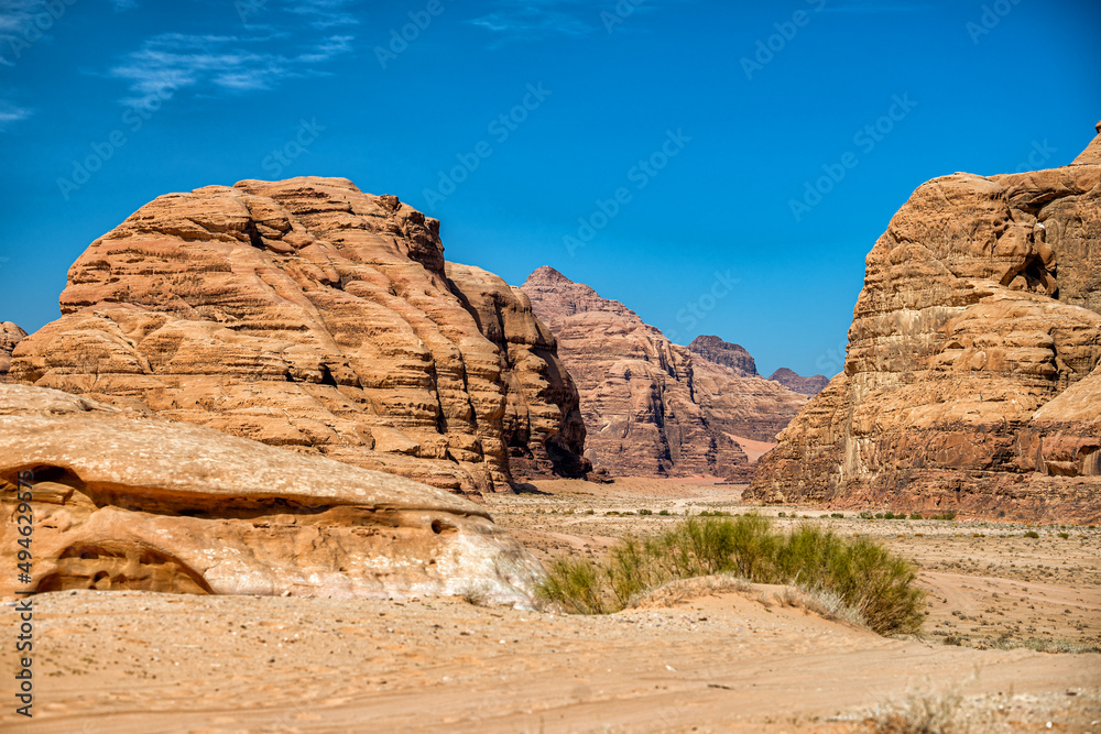 Fototapeta premium Extraordinary mountain desert landscape, Wadi Rum Protected Area, Jordan.