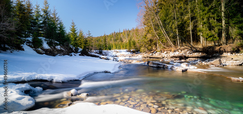 Fototapeta Naklejka Na Ścianę i Meble -  Winter mountain river.