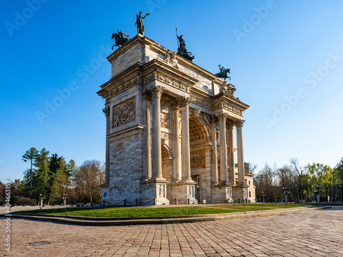 The peace arch of Milan photo