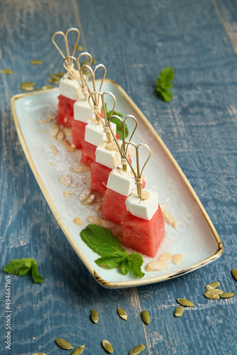 Skewers with watermelon, mint and mozarella