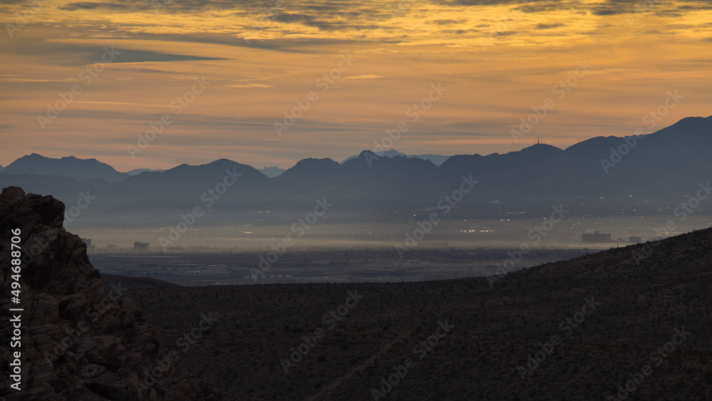 Obraz premium Sunset over the mountains