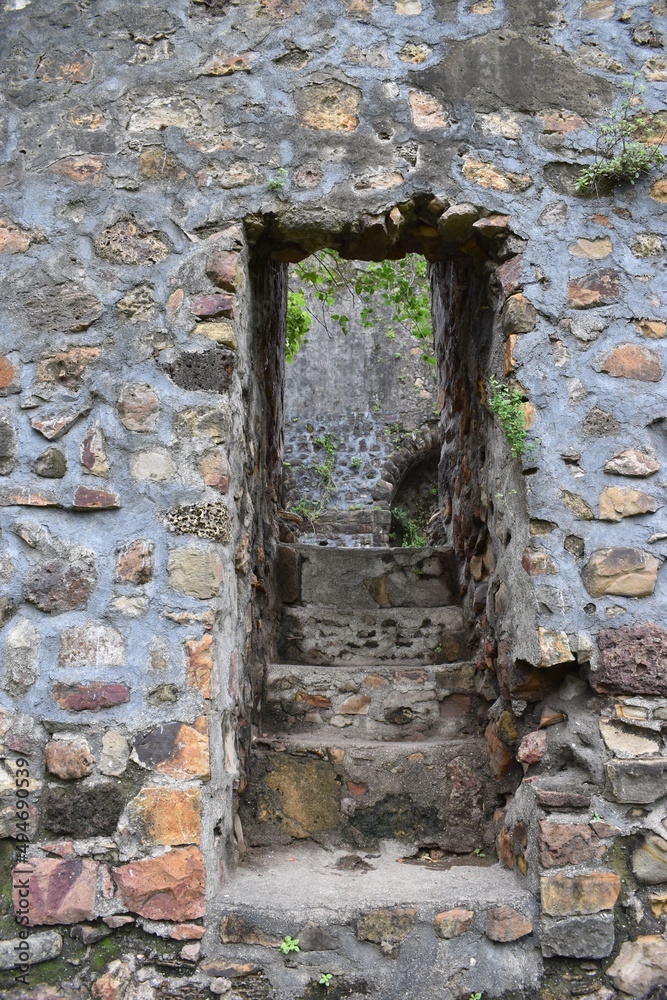 Obraz premium abandoned vasai fort at maharashtra, india 