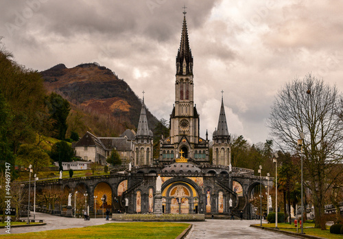 Catedral de Lourdes Vista General día nublado