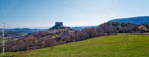 Chateau de Murol en Auvergne, vue panoramique