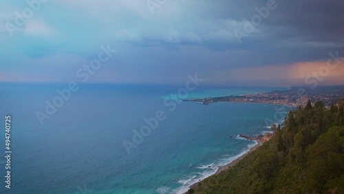 Wallpaper Mural 4k video with the waves of the sea hitting the shore filmed in slow motion. Torontodigital.ca