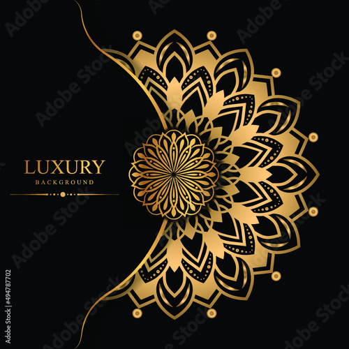 Luxury mandala design gold color Vetor	
