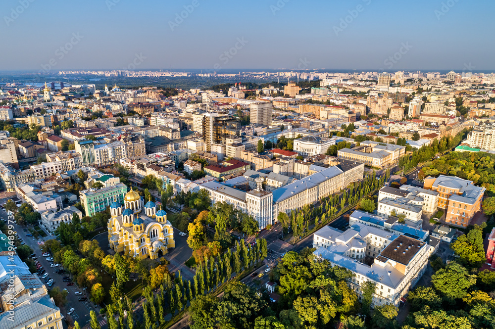 Obraz premium Aerial view of St. Volodymyr Cathedral in Kiev, Ukraine before the war with Russia