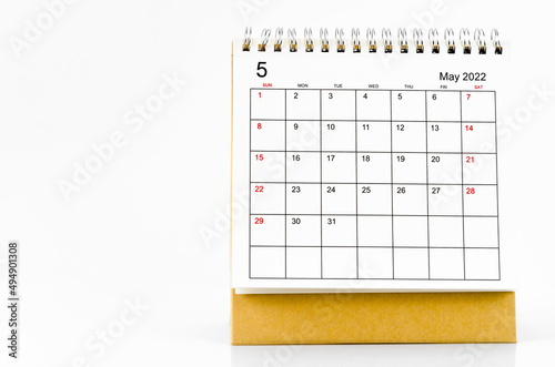May 2022 desk calendar on white background. © gamjai