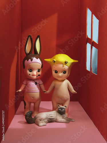 Cuadro en lienzo Vertical photo of sonny angel kewpie doll animal series