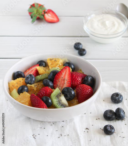 fruit salad with greek yogurt 