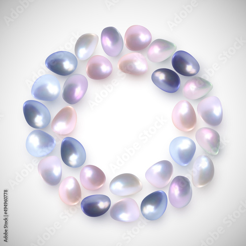Shiny round frame with pearl gems