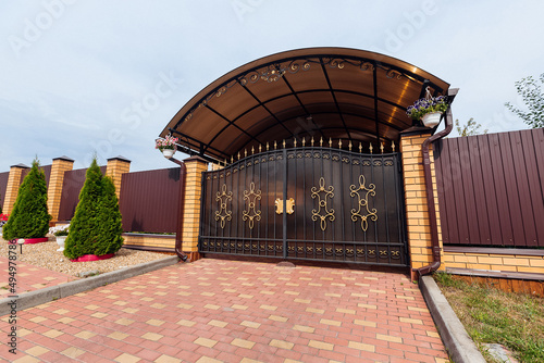 iron gate of the honest house