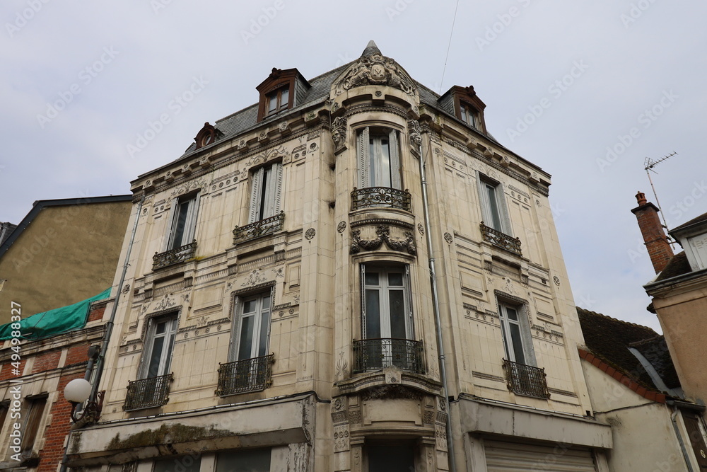 Maison typique, vue de l'extérieur, ville de Tonnerre, département de l'Yonne, France