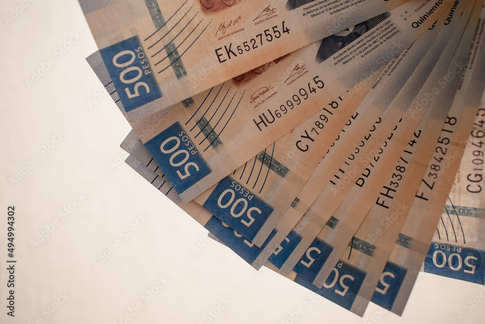 conjunto-de-billetes-de-quinientos-pesos-mexicanos-foto-de-stock