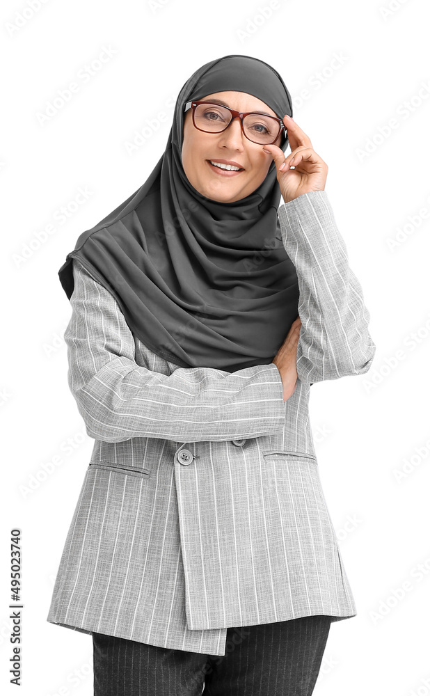 Obraz premium Portrait of Muslim secretary on light background
