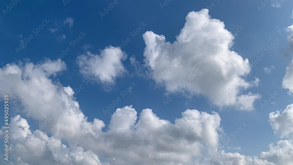 blue sky background with clouds Beautiful clouds at the beginning of the rainy season blue sky background with clouds Beautiful clouds at the beginning of the rainy season