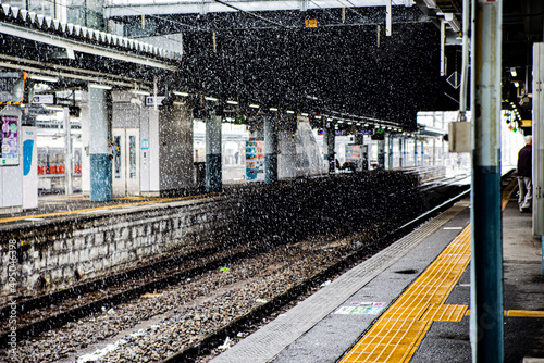 Wallpaper Mural Heavy snow on train station platform in Nagano