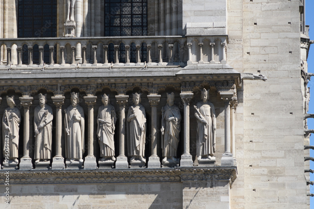 ノートルダム大聖堂 ユダヤとイスラエルの王像 Stock Photo Adobe Stock