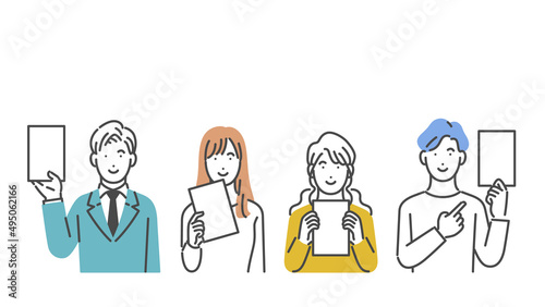 カードを持った4人の男女