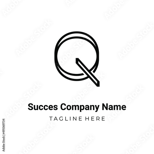 Unique modern geometric creative elegant letter Q logo template