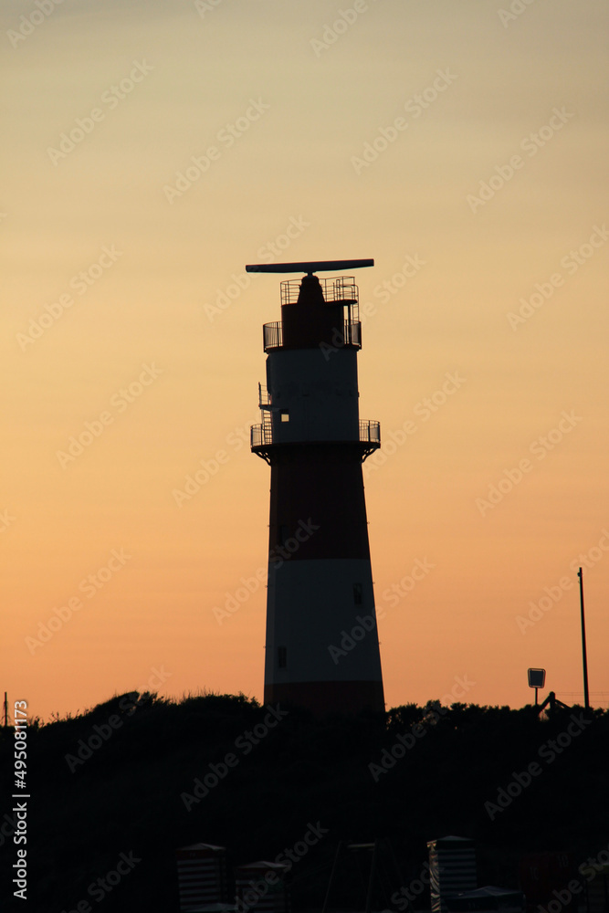 Leuchtturm vor einem schönen Sonnenuntergang