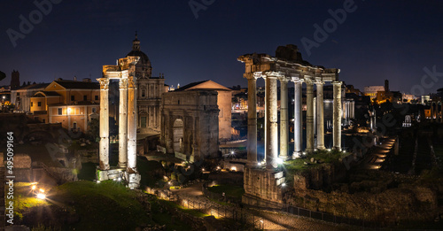Roman Forum at Night © Bruno Coelho