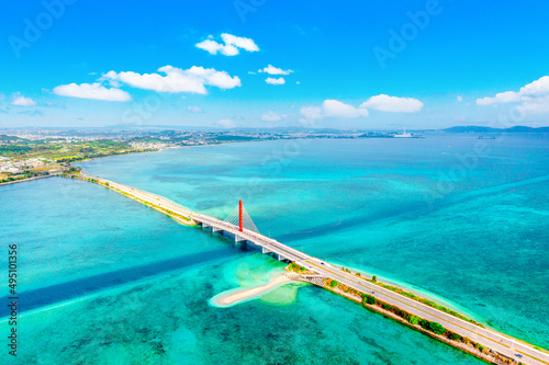 海中道路（沖縄県うるま市）※満潮時、奥は沖縄本島	 photo