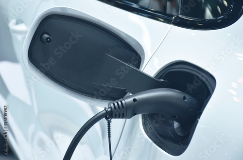 plug in electric vehicle charging to electrical car