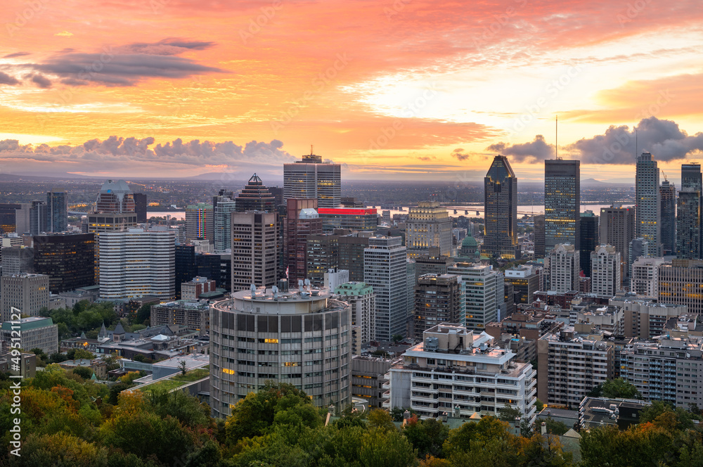 Fototapeta premium Montreal skyline from Mont Royal