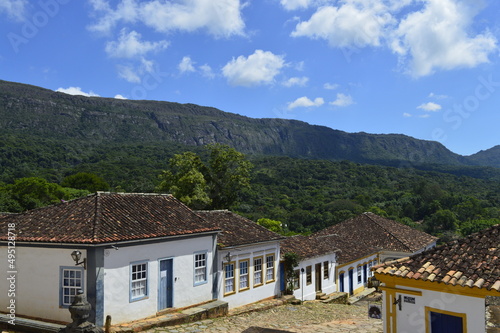 Wallpaper Mural Casa históricas de Tiradentes e montanha ao fundo Torontodigital.ca