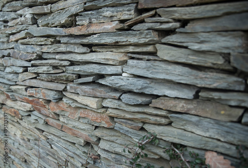ściana z łupek kamienia