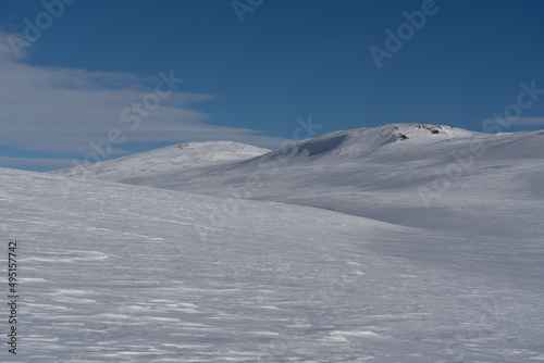 Snow covered mountains © Johannes Jensås