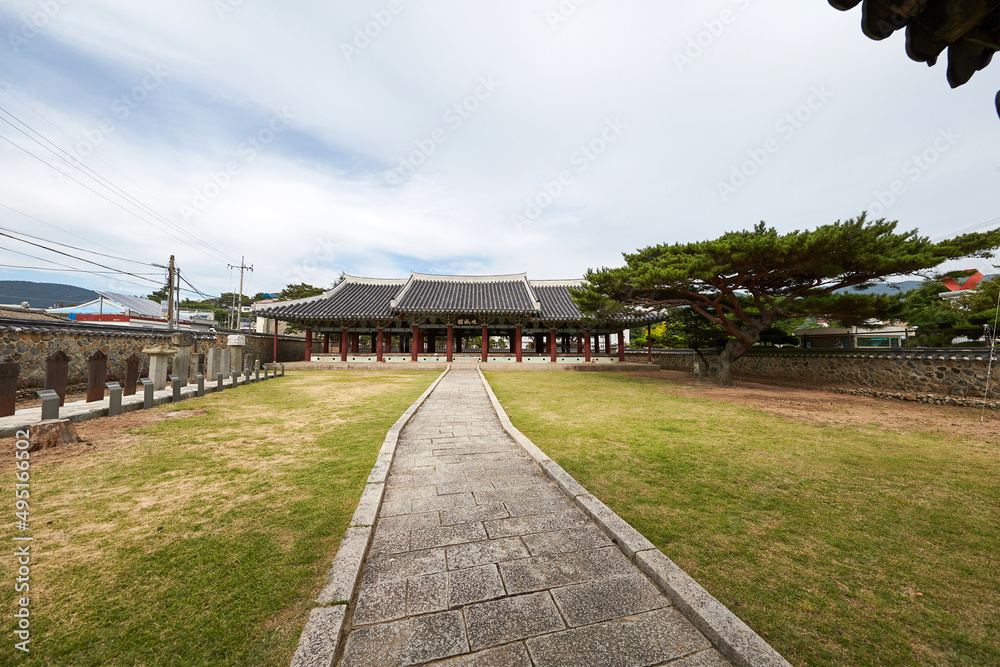 Government Offices of Geoje-hyeon in Geoje-si, South Korea. The Government office was built in the Joseon Dynasty.
