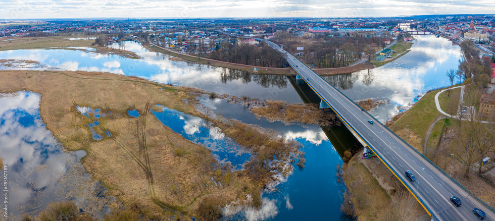 Gorzów Wielkopolski, widok z lotu ptaka na Most Lubuski nad rzeką Warta - obrazy, fototapety, plakaty 