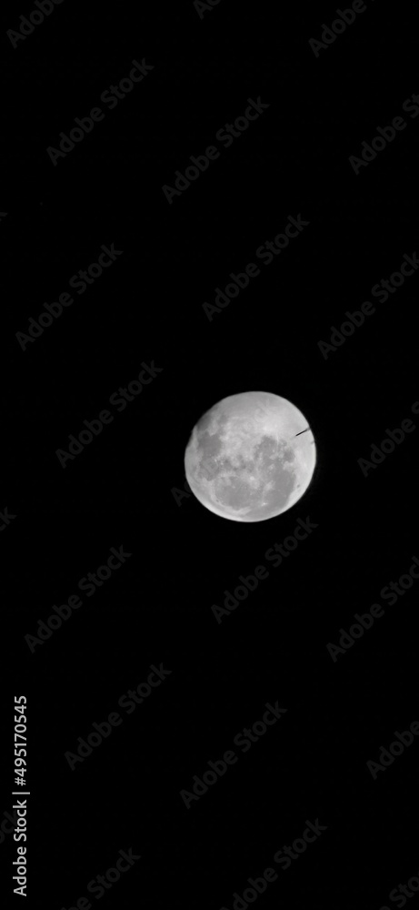 Obraz premium full moon over black